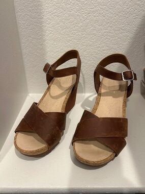 Ladies sandals